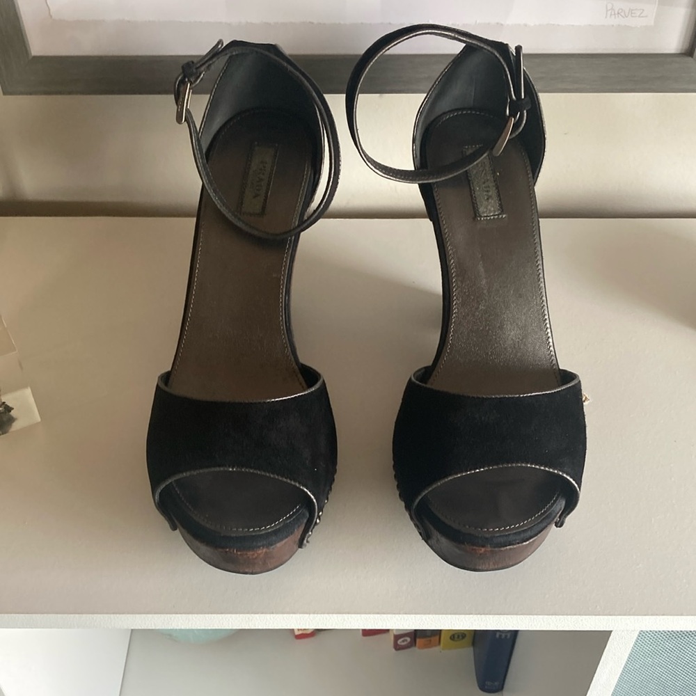 Prada Vintage Y2K Suede Platform Sandaks